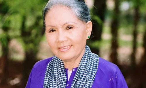 Nghệ sĩ Việt tiếc thương “sầu nữ” Út Bạch Lan qua đời