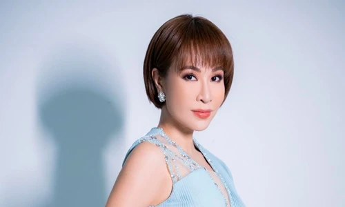 Loạt lùm xùm của ca sĩ Uyên Linh