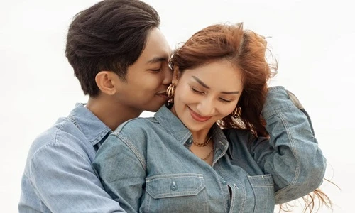 Vì sao Khánh Thi khiến chồng kém chục tuổi ngày càng si mê?