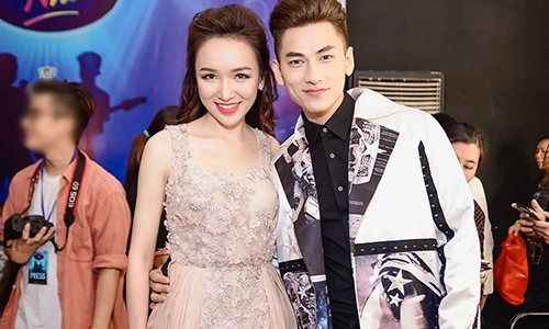 MC Thảo My thân thiết với ca sĩ Isaac ở hậu trường