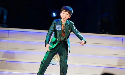 Con trai Hoàng Tùng - BTV Kiều Ngân lọt CK “Giọng hát hay tiếng Hàn”