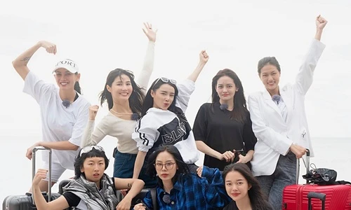 Hội bạn thân toàn mỹ nhân của Diễm My 9x 