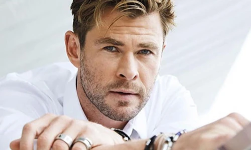 Body 6 múi của tài tử quyên 1 triệu USD khắc phục cháy rừng ở Úc