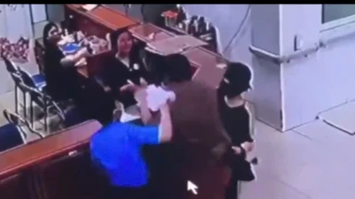 Đối tượng tát nữ điều dưỡng đối diện hình phạt nào?