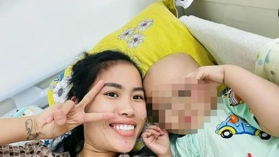 Mẹ bé Bắp "biến mất" khỏi mạng xã hội sau lời hứa sao kê?