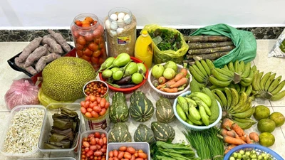 Bất an với thực phẩm bẩn, nhiều người mua "đồ quê" dự trữ