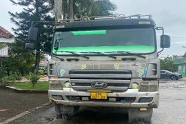 Chở đá rơi vãi ra đường, tài xế cùng chủ xe tải đều bị phạt