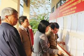 Bàn giao hồ sơ người ứng cử ĐBQH, HĐND thành phố Hải Phòng