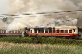 Cháy tàu NP6 tuyến Hải Phòng – Hà Nội, 2 toa bị hư hỏng hoàn toàn