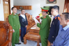 Khởi tố nhóm đối tượng thô bạo với phụ nữ mang thai tại Quảng Trị