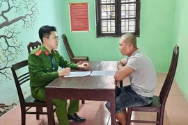 Bắt kẻ đột nhập nghĩa trang, trộm cắp trụ đá 100 năm