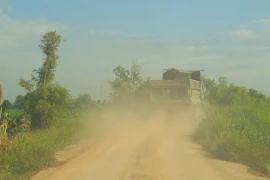 Hải Phòng xử lý nghiêm xe tải trọng lớn lưu thông trên các tuyến đê