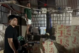 Bắt nhóm đối tượng làm giả hàng ngàn sản phẩm nước giặt, tẩy rửa toilet