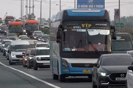 Không để ùn tắc kéo dài các tuyến đường vào trung tâm Hà Nội, TP HCM