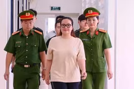 Chuyên gia tội phạm học lý giải nụ cười của Hoàng Hường khi bị bắt