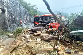 Thủ tướng yêu cầu làm rõ nguyên nhân sạt lở đèo Khánh Lê, 6 người tử vong