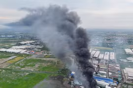 Cháy xưởng tái chế ở Hưng Yên, nghi có nhiều thương vong