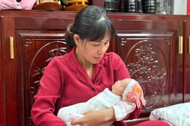 Bé sơ sinh bị bỏ rơi ở Hải Phòng cùng lời nhắn “Mẹ ngàn lần xin lỗi”