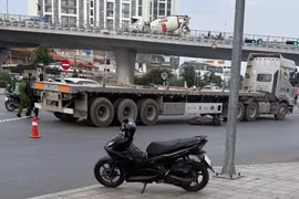 Xe đầu kéo va chạm xe đạp điện, một phụ nữ ở Hải Phòng tử vong