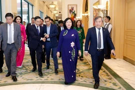 Bà Bùi Thị Minh Hoài dự Hội nghị tổng kết Cụm thi đua 6 TP Trung ương