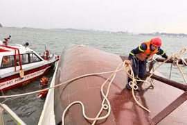 Đã tìm thấy 8 thi thể vụ tàu du lịch đắm trên Vịnh Hạ Long