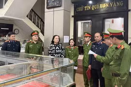 Bắt vợ chồng chủ tiệm vàng Kim Chung ở Thanh Hóa