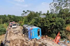 Công an Lào Cai thông tin vụ lật xe khách 3 người chết, 5 người bị thương