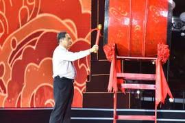 Chủ tịch Quốc hội khởi trống khai hội mùa Thu Côn Sơn - Kiếp Bạc