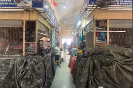 Vì sao hàng loạt kiot, cửa hàng đồng loạt đóng cửa?