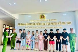 8 người Hàn Quốc tàng trữ, tổ chức sử dụng trái phép chất ma túy