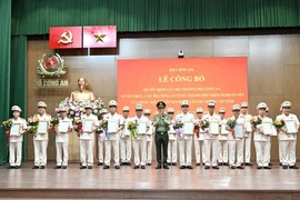 Công bố tổ chức, cán bộ Công an 34 tỉnh, thành phố