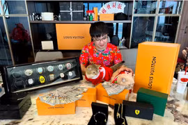 Siêu xe, đồng hồ, tiền, vàng “khủng” thu giữ trong vụ Mr Pips