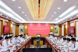 Chống tham nhũng, tiêu cực gắn với phát triển kinh tế xã hội