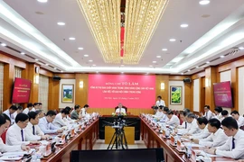 Chống tham nhũng, tiêu cực gắn với phát triển kinh tế xã hội