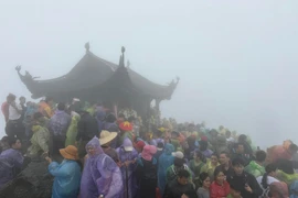 Lễ hội mùa xuân 2026 đông kỷ lục: Rộn ràng nhưng dễ tổn thương