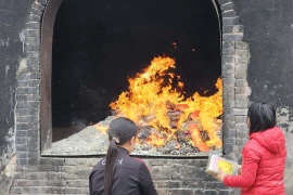 Còn đi lễ với tâm thế “mặc cả” với thần linh còn biến tướng, lệch chuẩn?