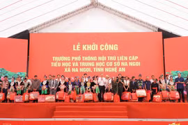 Sáng 9/11, khởi công đồng loạt 72 trường nội trú vùng biên