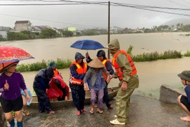Triển khai biện pháp cấp bách ứng phó mưa lũ ở Khánh Hòa, Đắk Lắk, Gia Lai