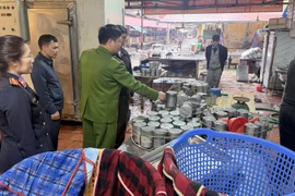 Khởi tố hai mẹ con ở Hưng Yên sản xuất giò chả, xúc xích chứa hàn the