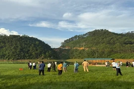 Lái xe xuống lòng đập ở Quảng Ninh, hai vợ chồng tử vong