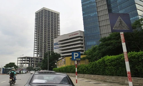 Tháp 31 tầng nghìn tỷ bỏ hoang giữa Hà Nội 