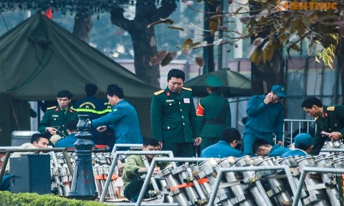 Tận mục trận địa pháo hoa Hồ Gươm sẵn sàng cho đêm giao thừa