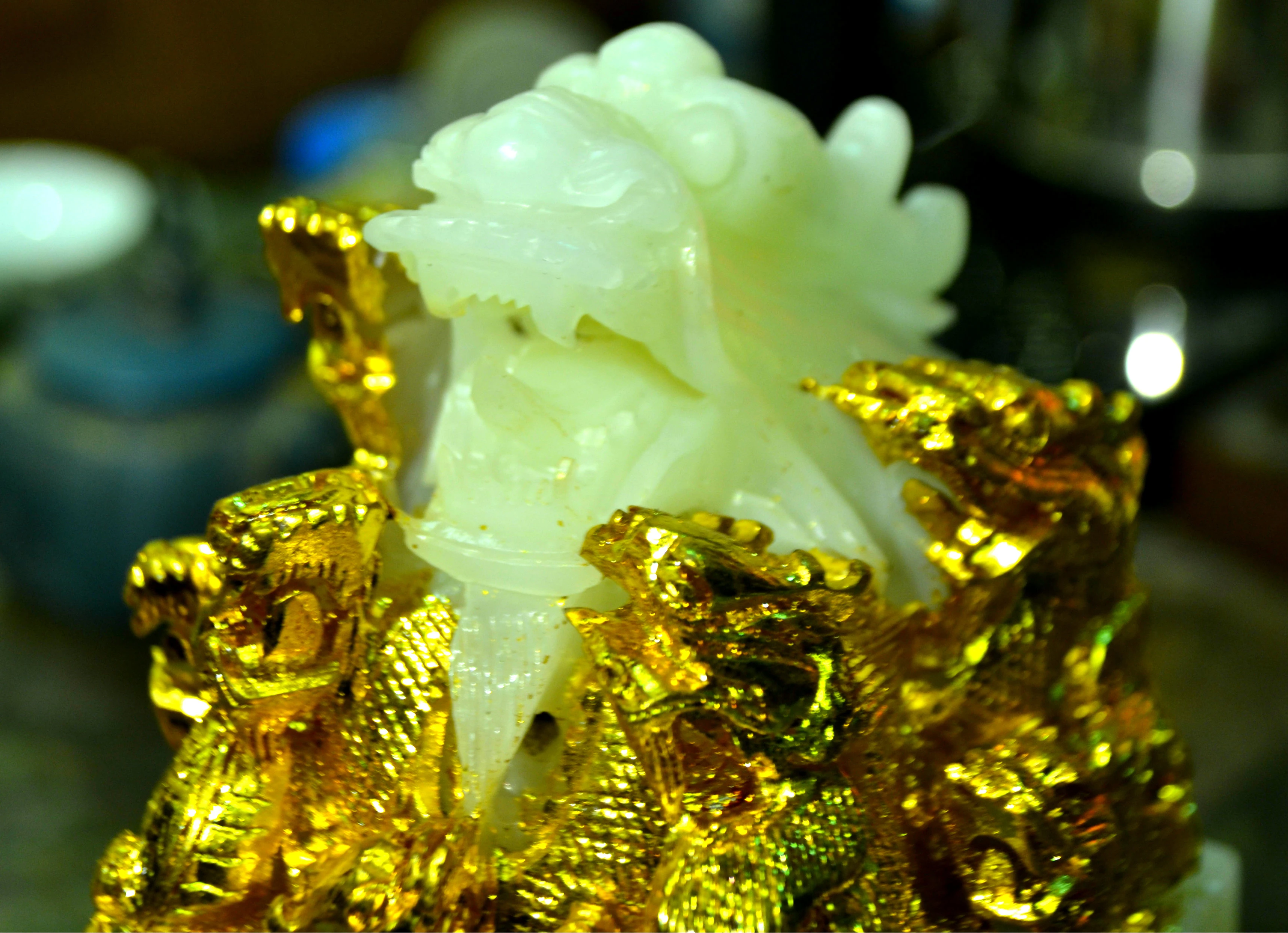 Ngắm ấn làm từ ngọc trắng siêu đẹp của đại gia Hà Nội