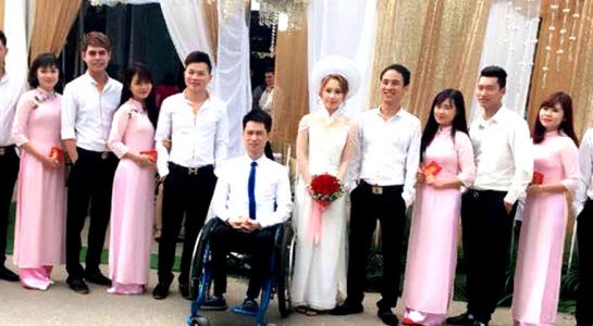 Cô dâu 9X quyết cưới chàng trai ngồi xe lăn ở Thái Nguyên