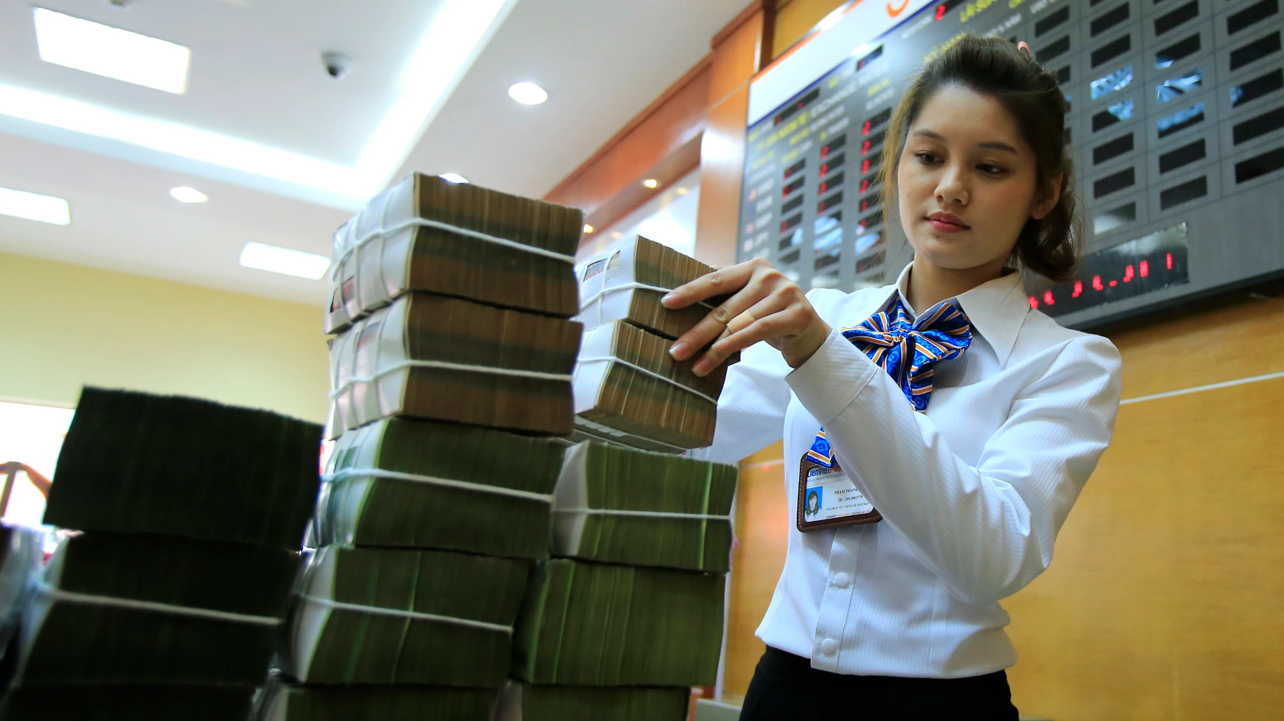 Điểm loạt ngân hàng lớn báo lãi “khủng” ngàn tỷ năm 2017