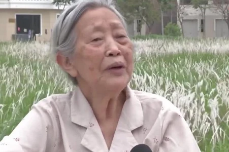 Video: Cụ bà U90 quyết ly hôn chồng “cả đời không một lần rửa bát“