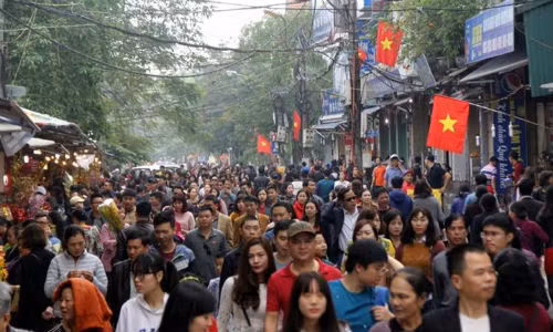 Hà Nội: Biển người chen chân đi lễ đầu năm