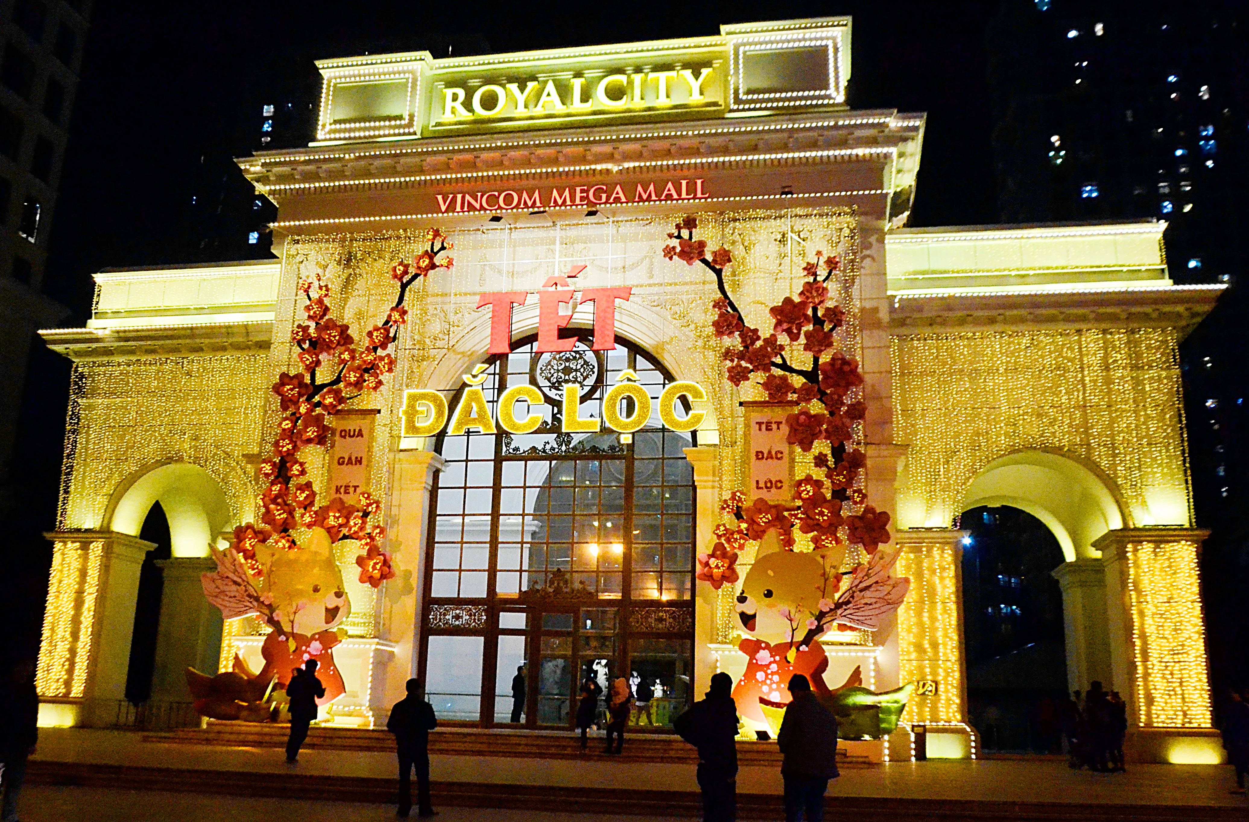 TTTM Hà Nội lộng lẫy, sáng bừng ngày giáp Tết Nguyên đán 2018