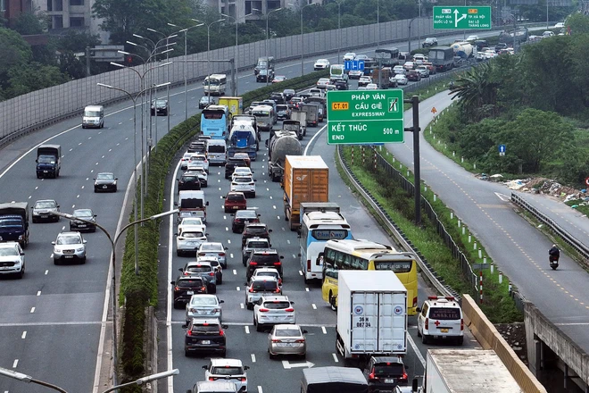 Đề xuất phân làn tốc độ và phân luồng phương tiện đối với xe tải