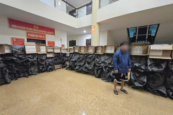 Phá đường dây thuốc lá lậu khủng, thu giữ gần 70.000 gói